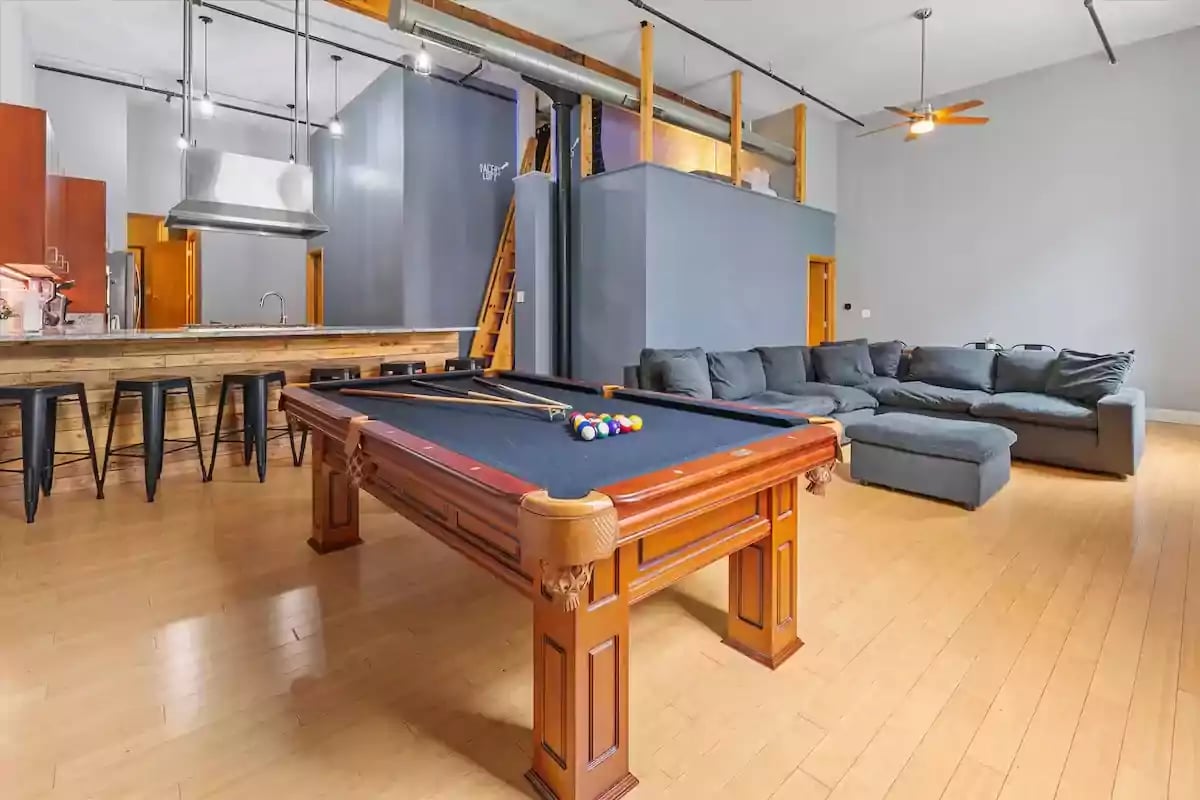 Downtown Indianapolis loft group lodging rental